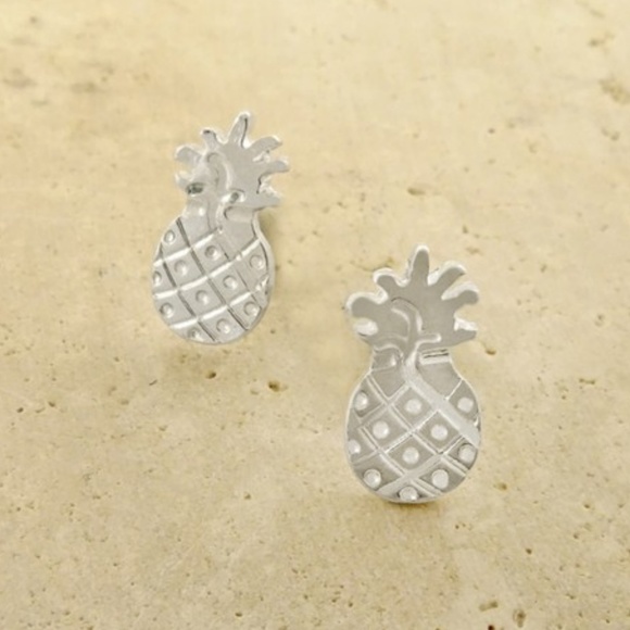 Jewelry - Silver  pineapple stud earrings